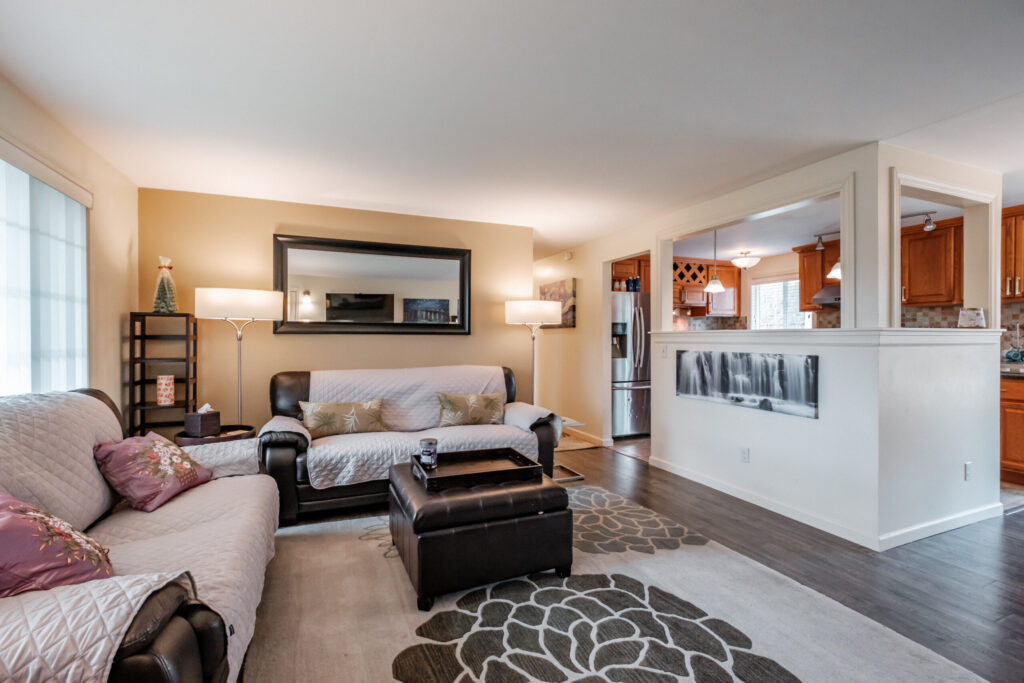 Circle Retreat living room