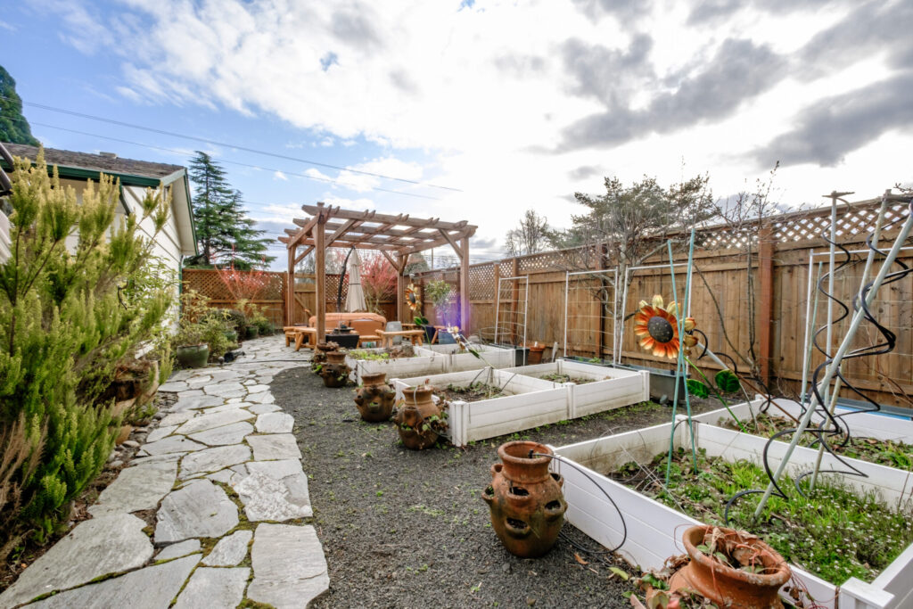 Circle Retreat backyard